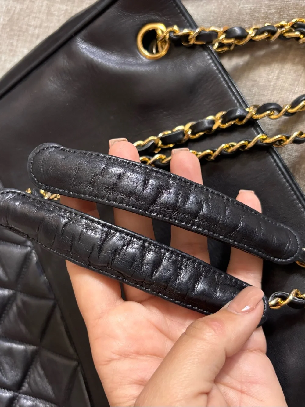 CHANEL perfect weekday